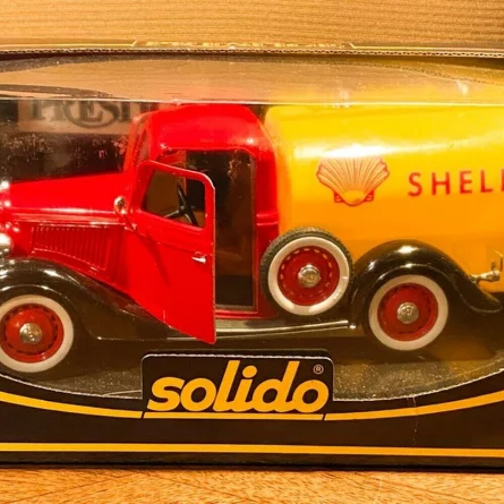 Prestige Solido Ford Citerne Ref. 8005 Scale 1/18 Model Car